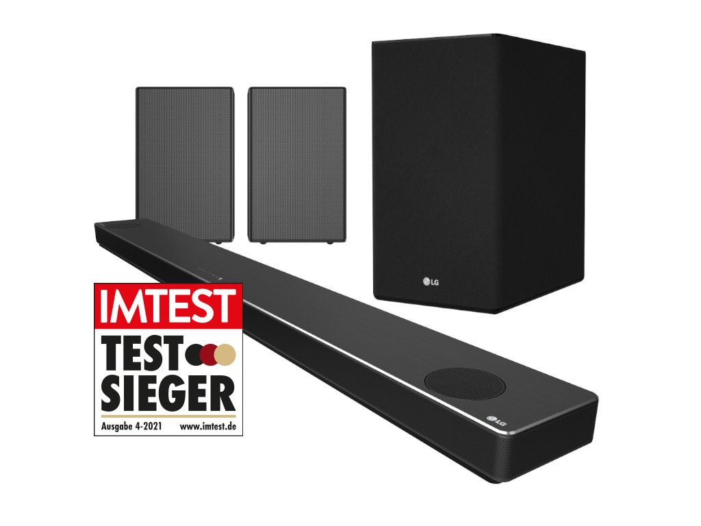 LG Soundbar in schwarz schräg von vorne mit zwei Lautsprechern und einer Bassbox dahinter auf weißem Hintergrund mit Testsieger-Siegel von IMTEST