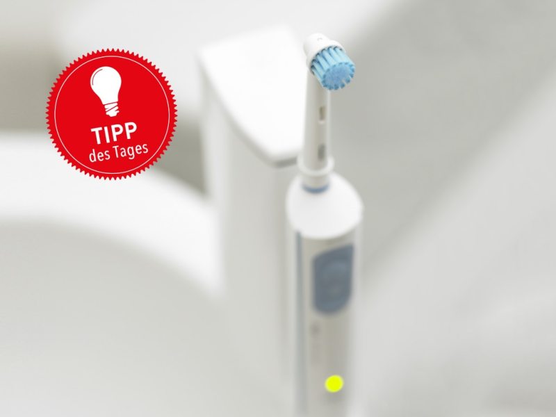 Elektrische Zahnbürste: Clever aufladen und Strom sparen