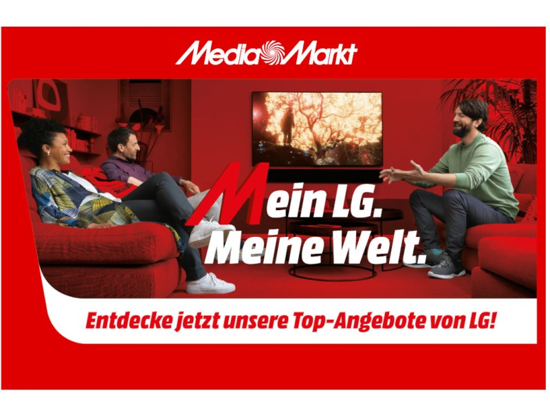 LG-Media-Markt-Aktion: Familie mit LG-TV-Gerät