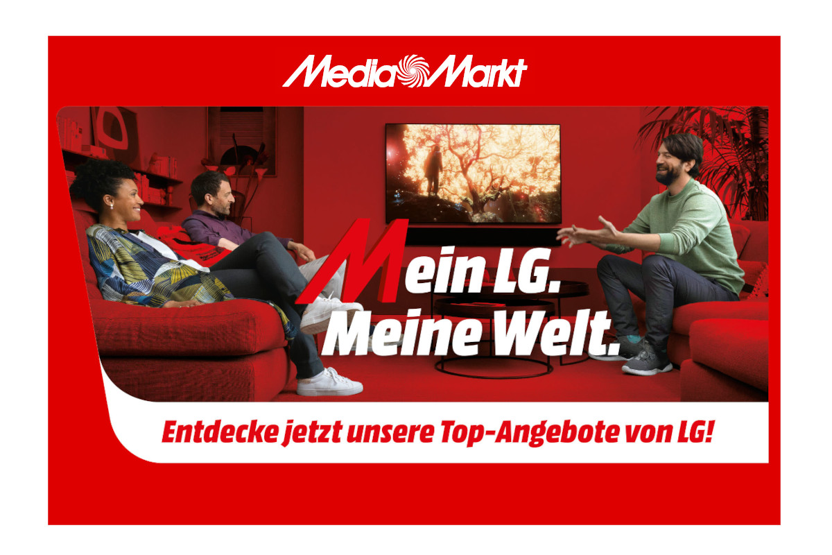 LG-Media-Markt-Aktion: Familie mit LG-TV-Gerät