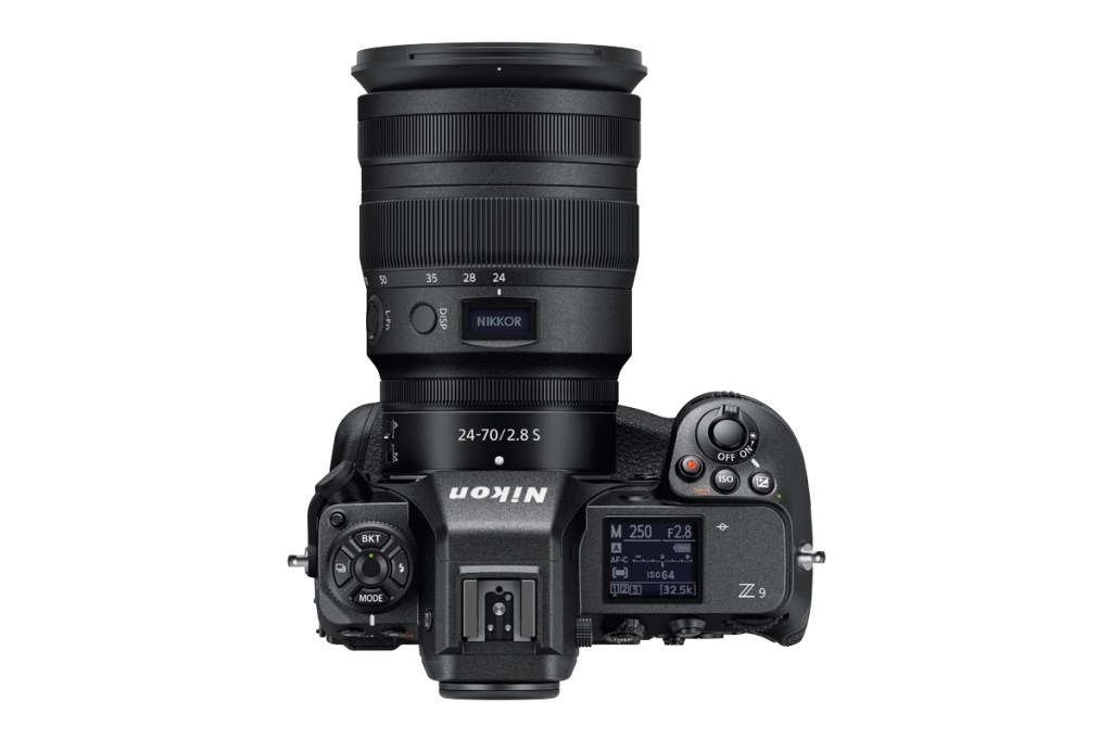 Die Nikon Z9 in der Draufsicht mit den übersichtlich angeordneten Bedienelementen