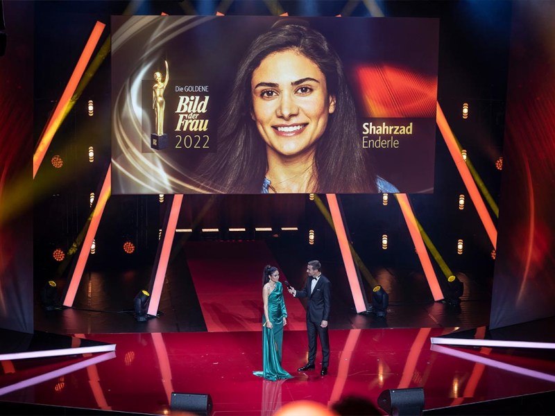 Shahrzad Enderle bei der Preisverleihnung der Goldenen Bild der Frau