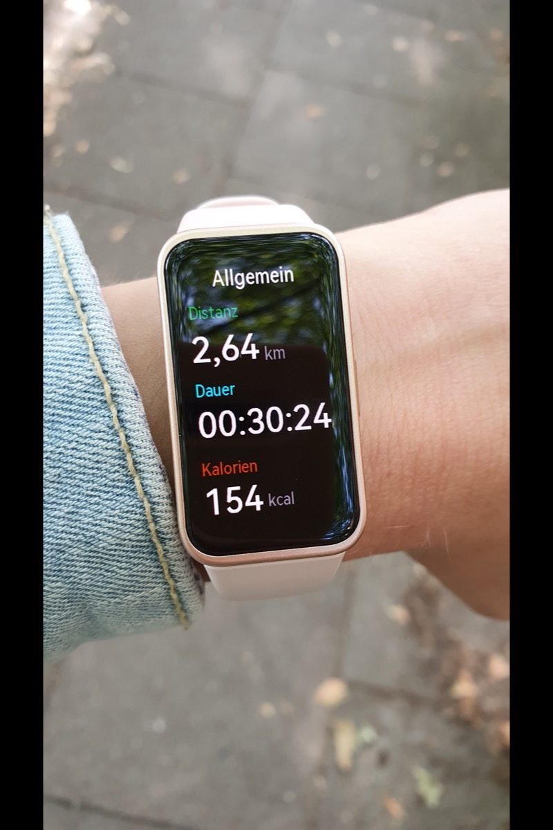 Eine Anzeige auf dem Huawei Band 8.