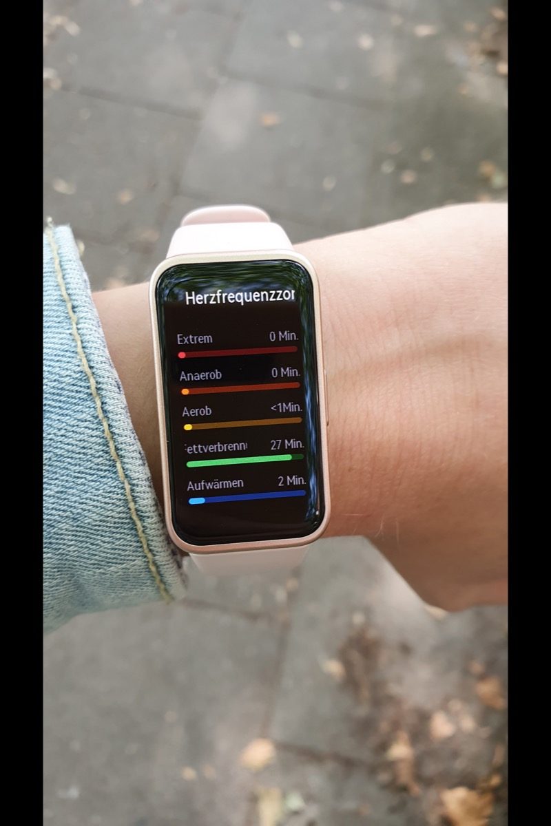 Eine Anzeige auf dem Huawei Band 8.