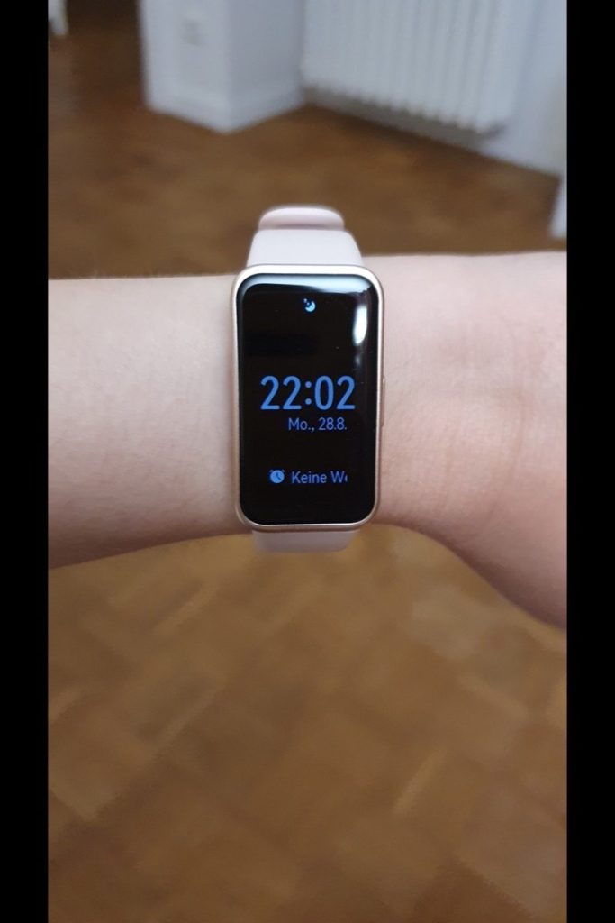 Eine Anzeige des Huawei Band 8.