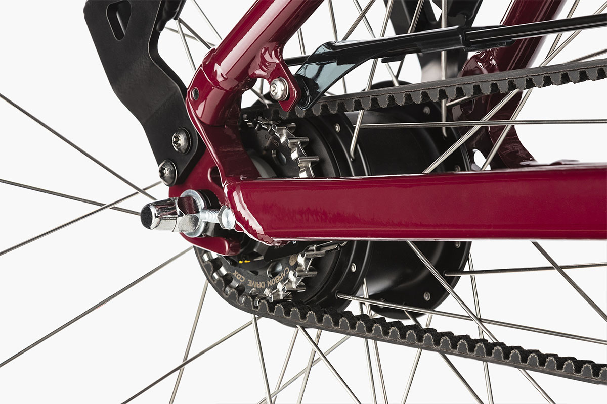 Detailaufnahme des Riemenantriebs bei Riese & Müller E-Bike Swing4.