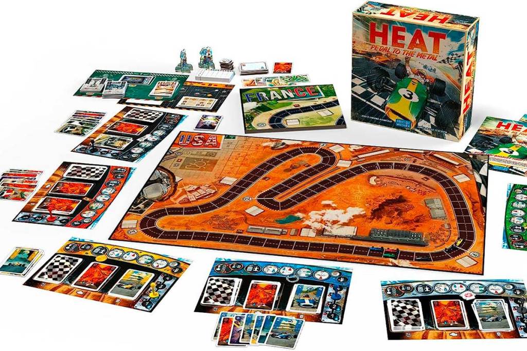 Das Brettspiel Heat, mit Spielplan auf weißem Hintergrund.