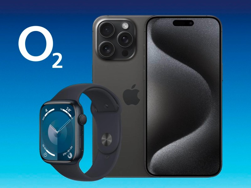 iPhone 15 Pro Max + Apple Watch S9 vor blauem Hintergrund