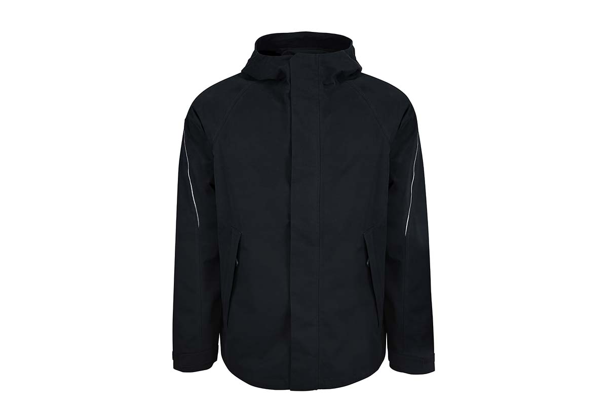 Productshot schwarze Regenjacke