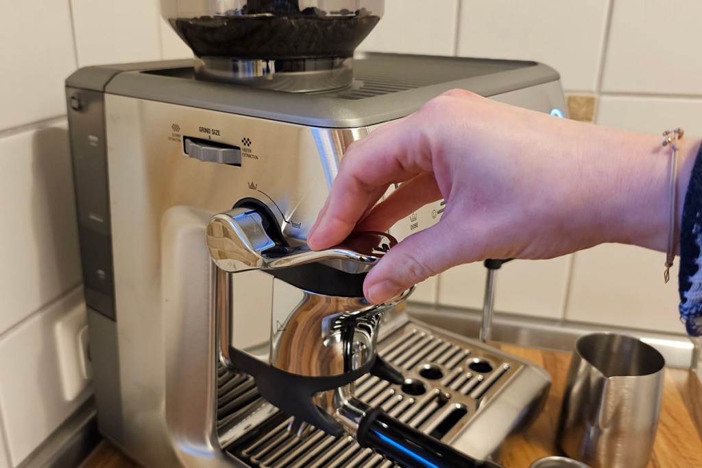 Tamper-Hebel der Barista Express Impress