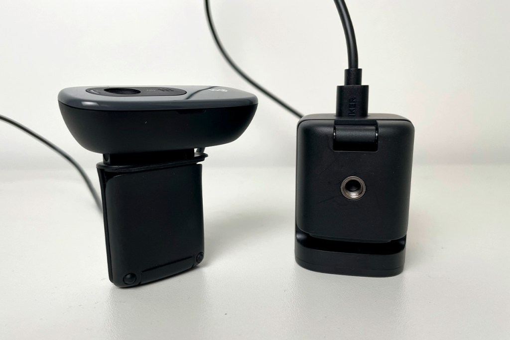 Zwei unterschiedliche Webcams von unten.